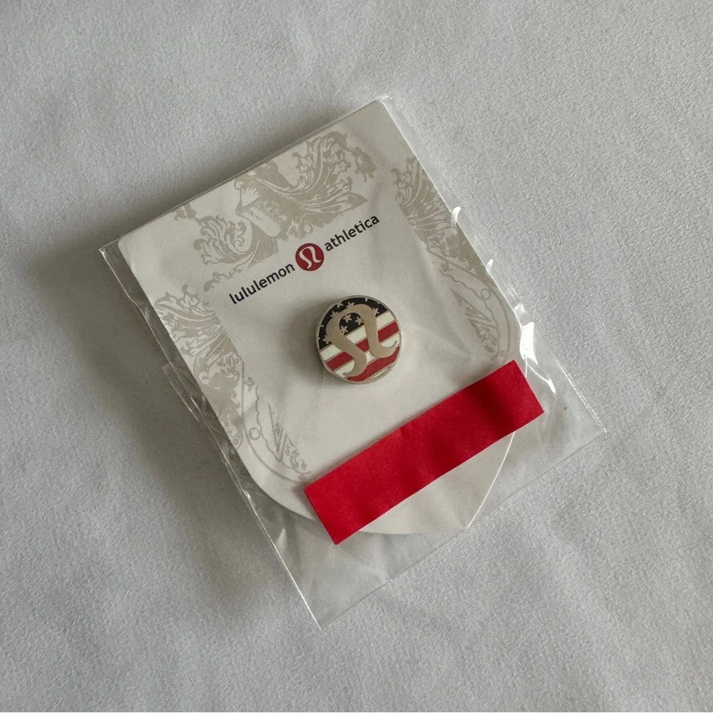 🆕🇺🇸 RARE 2010 Lululemon Logo USA Olympic Pin